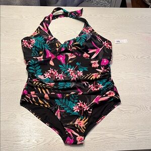 Old Navy Women’s one piece Halter floral swimsuit 2x
